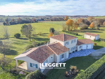 maison 8 pièce(s)  saint-amant-de-nouère