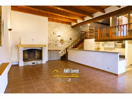 maison de village atypique + cour et grand garage