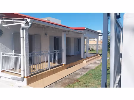 a louer - maison t4 - d'environ 78 m2 - sainte-clotilde - lo