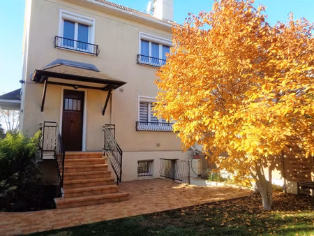 belle maison avec jardin