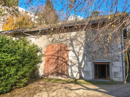 vente locaux professionnels 290 m² à saint-egreve (38120)  250 000 €