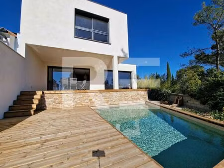 nimes  villa de 140m² environ avec piscine et garage