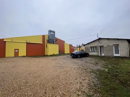 vente locaux professionnels 950 m² à sacquenville (27930)  368 000 €