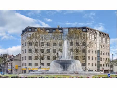 a louer bureaux en bon état à la frontière entre courbevoie et la garenne colombes