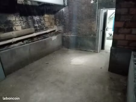 cave à vin ou garde-meuble