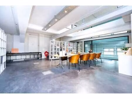 forest – bureaux ±275m² dans un bel espace