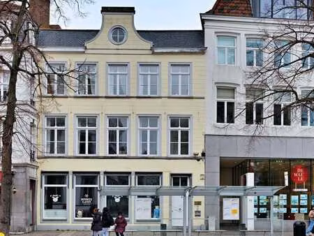 local commercial avec fonction de restauration à louer à bru