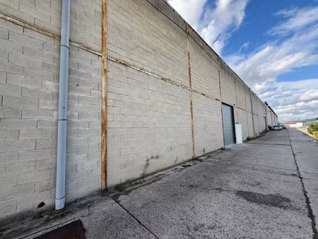 location locaux professionnels 600 m² à laon (02000)  nan €