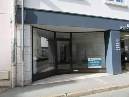 location bureaux et commerces à concarneau (29900) : à louer / 74m² concarneau