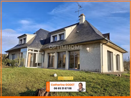 maison d’architecte des années 80 – 258 m² habitables – sous-sol total de 150 m² – 5 chamb