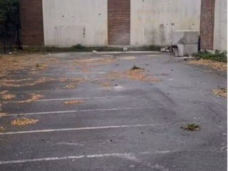 terrain professionnel 380 m² à louer