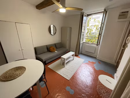 studio rénové 26 50 m2 toulon centre (les halles)