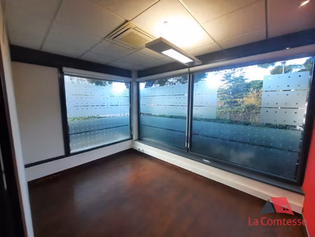 local commercial ou professionnel de qualité avec beaucoup d