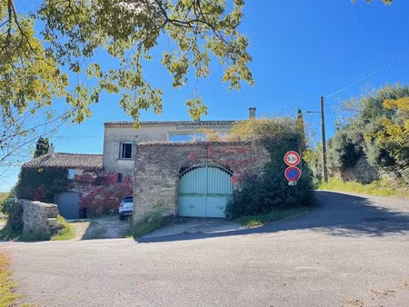 uzes - maison en pierres à rénover- beau potentiel .