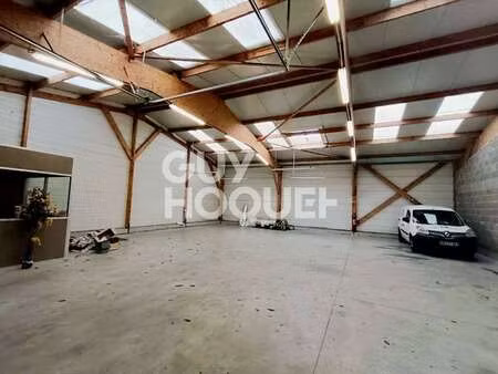 location bureaux et commerces à dinan (22100) : à louer / 200m² dinan