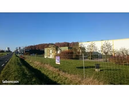 a louer un local d'activite de 80m² et un bureau