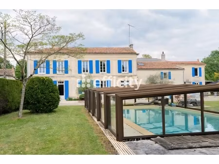 maison 11 pièces - 311 m²