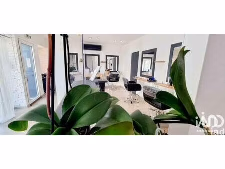 location murs commerciaux 65 m²