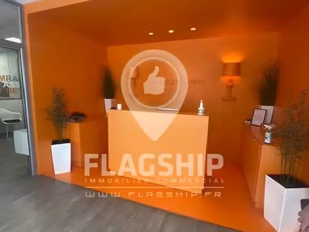 location pure rue la fayette 125 m² tres grande facade