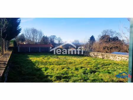 terrain 300m2  plein centre de ste sigolène