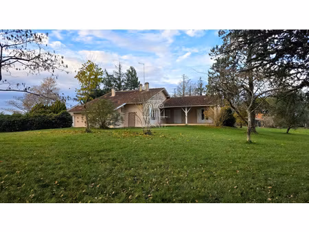 maison t7 - 116m² en campagne avec terrain d'environ 2500m² et garage / proche eauze