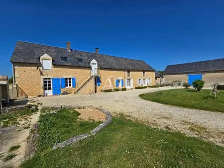 maison de luxe à vendre à moulins-sur-yèvre : 525 000 € | 311m²