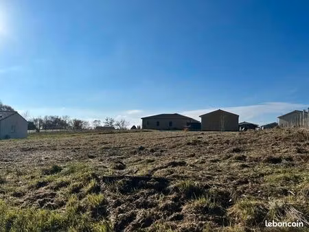 terrain 1 300 m² guerin