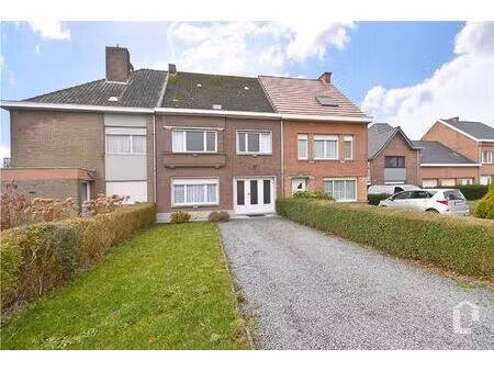 te renoveren woning met veel potentieel nabij zottegem