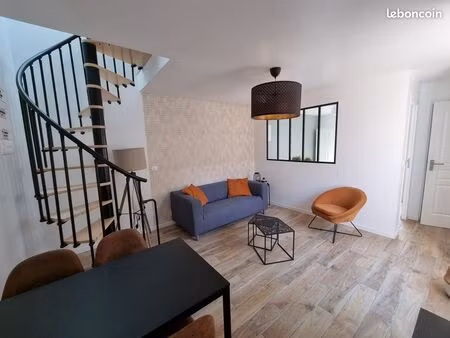 maison de ville meublée avec cour