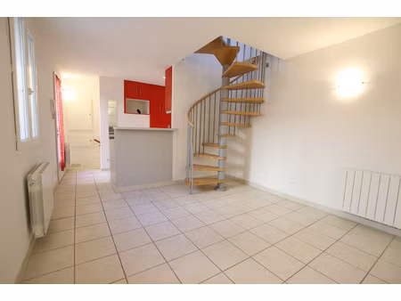 location maison 3 pièces 57m² aubignan 84810