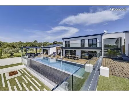 maison unique et moderne