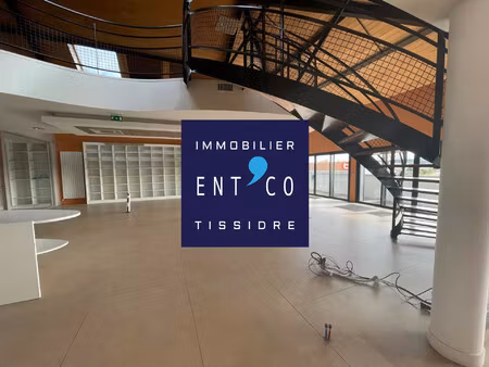 location local professionnel 450m² boe 47550