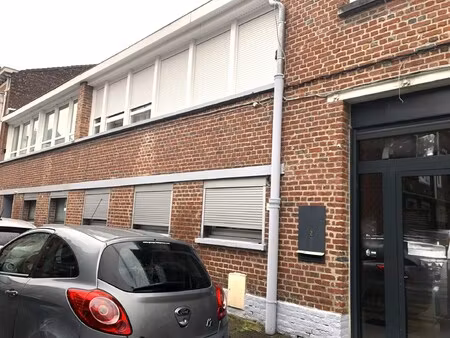location local professionnel 226m²