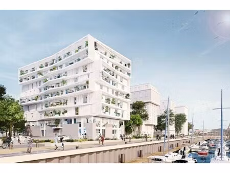 location local professionnel 1 024m²