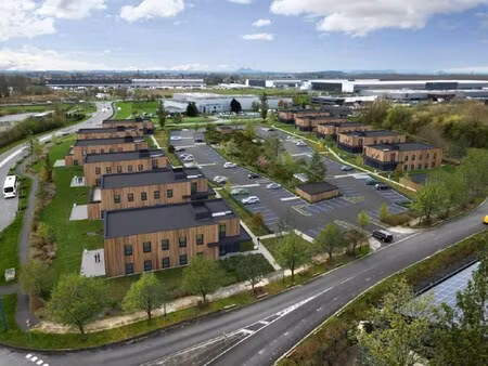 location local professionnel 6 340m²