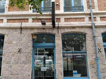 location local professionnel 400m²