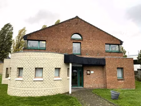 location local professionnel 116m²