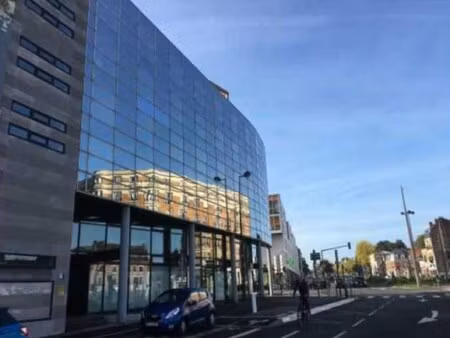 location local professionnel 1 412m²