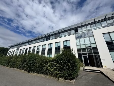 location local professionnel 4 433m² st andre lez lille 59350