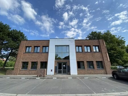 location local professionnel 290m²