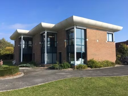 location local professionnel 400m²