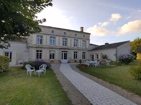 maison charentaise de caractère rouillac 13 pièce(s) 314 m2