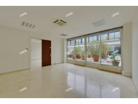 achat local professionnel 730m²