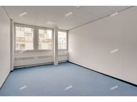 location local professionnel 250m²