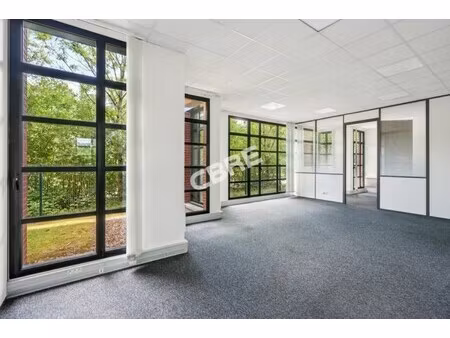 location local professionnel 1 126m²