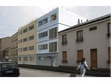 location local professionnel 443m²