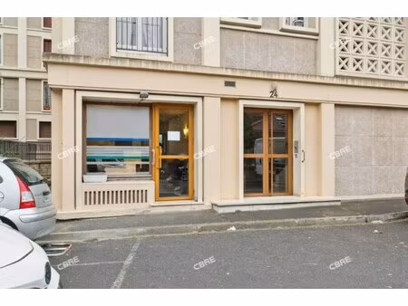 location local professionnel 275m²