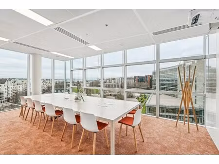 location local professionnel 4 816m²