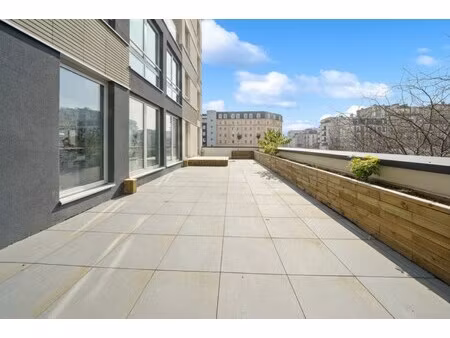 location local professionnel 538m²