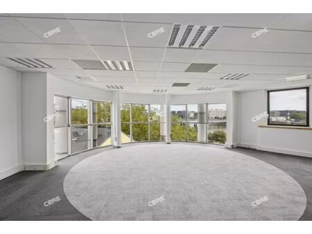 location local professionnel 500m²